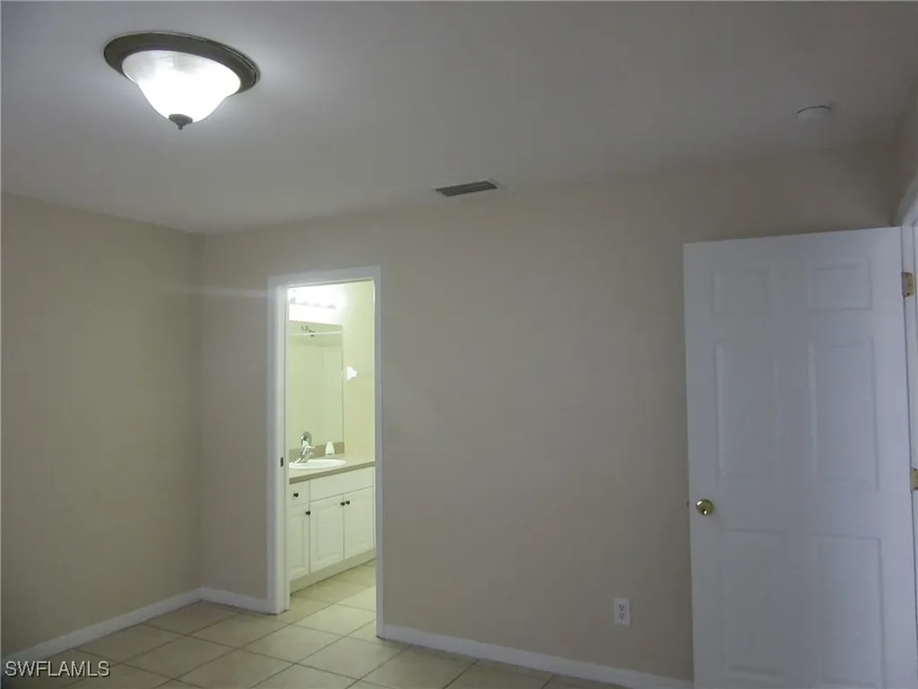 1568/1570 Gilbert Avenue S Lehigh Acres FL 33973