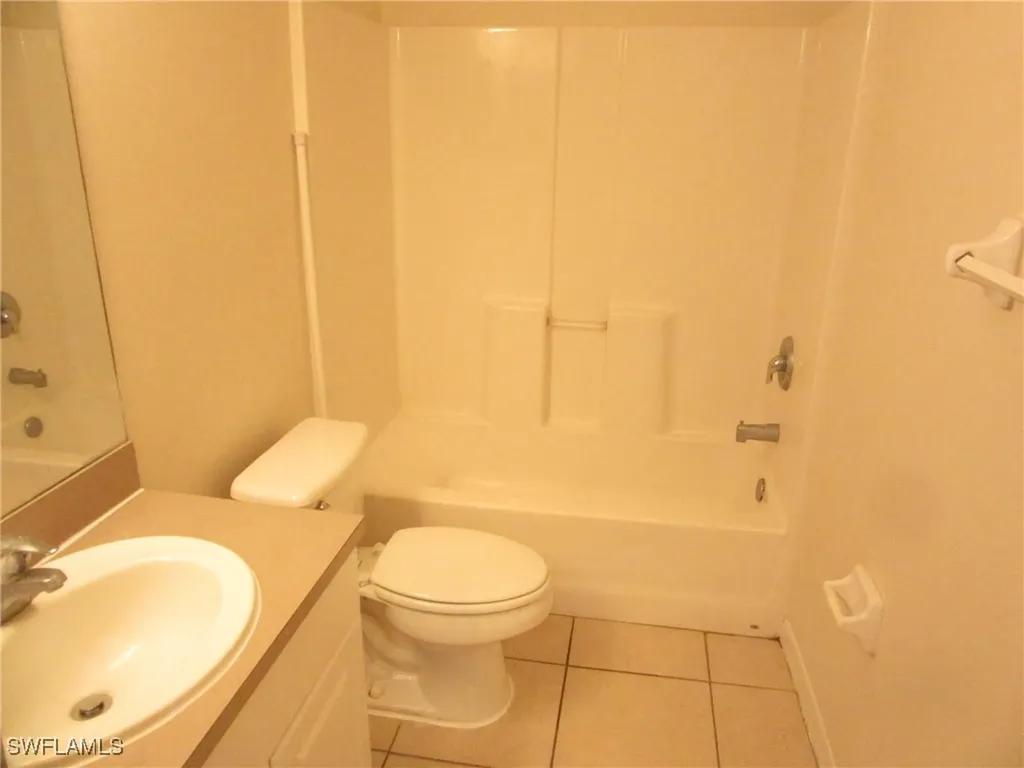 1568/1570 Gilbert Avenue S Lehigh Acres FL 33973