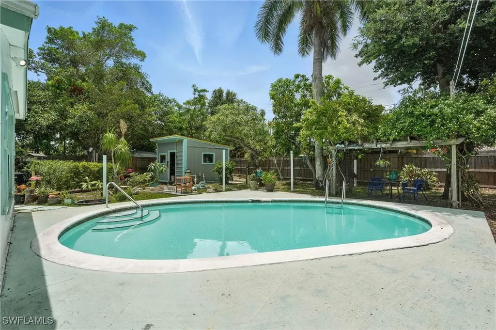 4011 Coconut Circle S Naples FL 34104