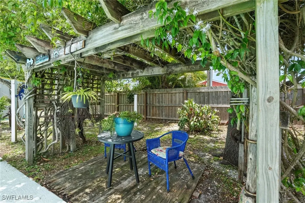 4011 Coconut Circle S Naples FL 34104