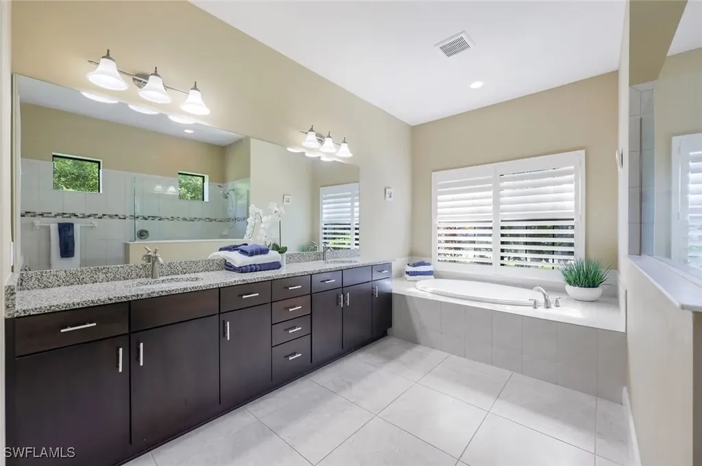 16273 Camden Lakes Circle Naples FL 34110