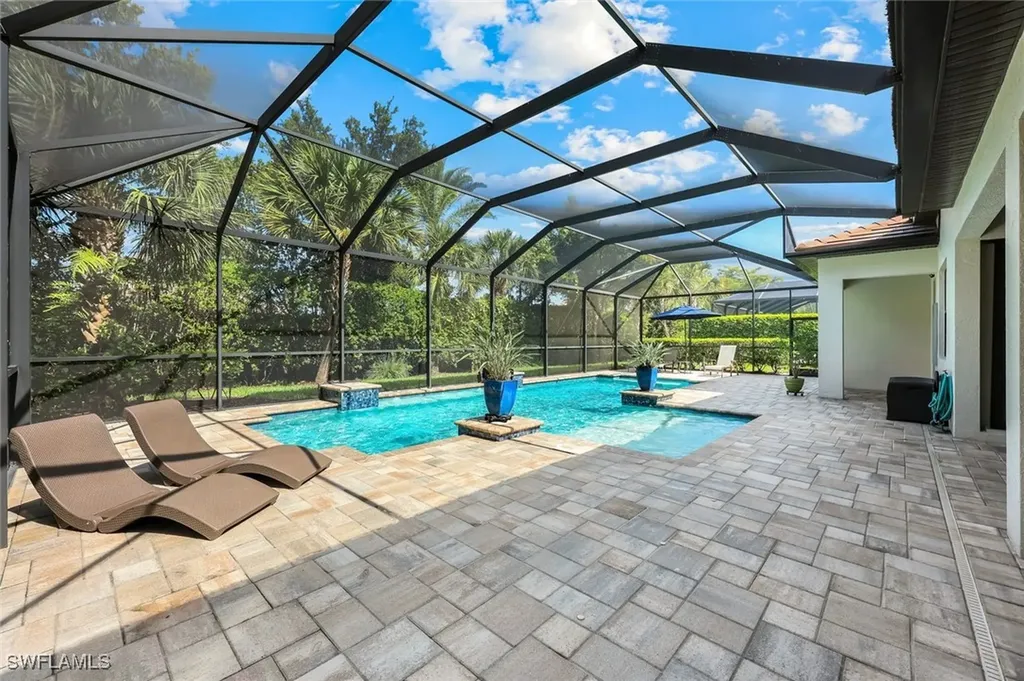 16273 Camden Lakes Circle Naples FL 34110