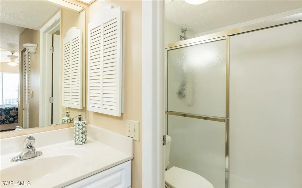 4549 SE 5th Place Cape Coral FL 33904