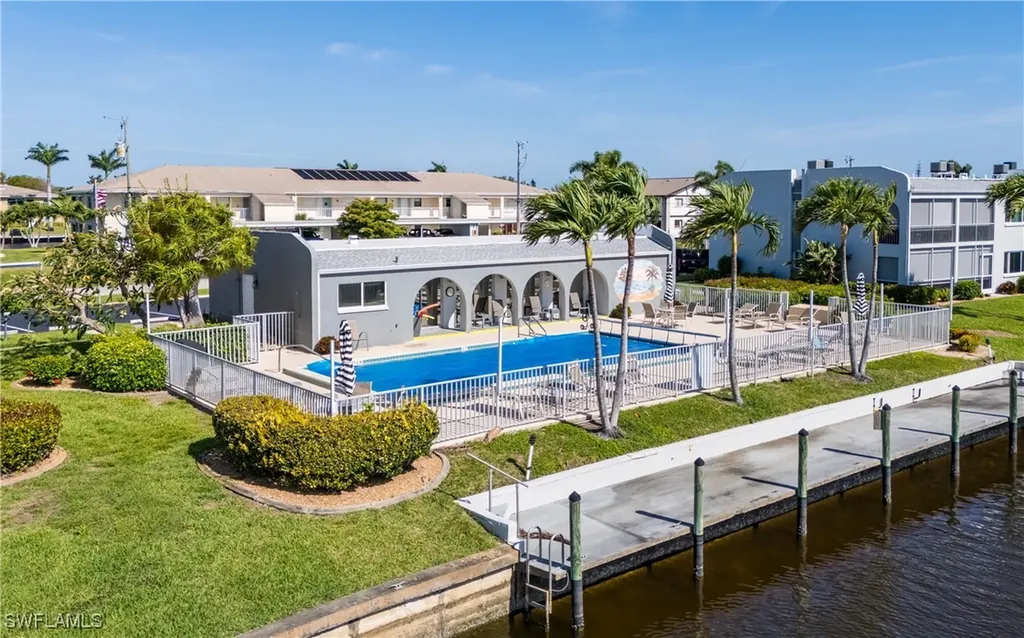 4549 SE 5th Place Cape Coral FL 33904