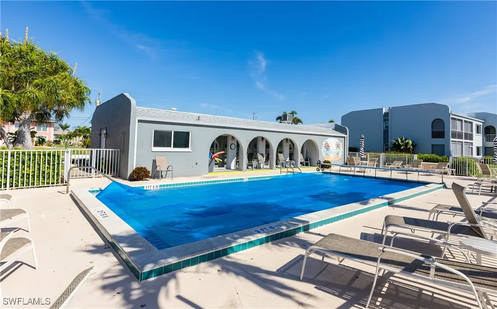 4549 SE 5th Place Cape Coral FL 33904