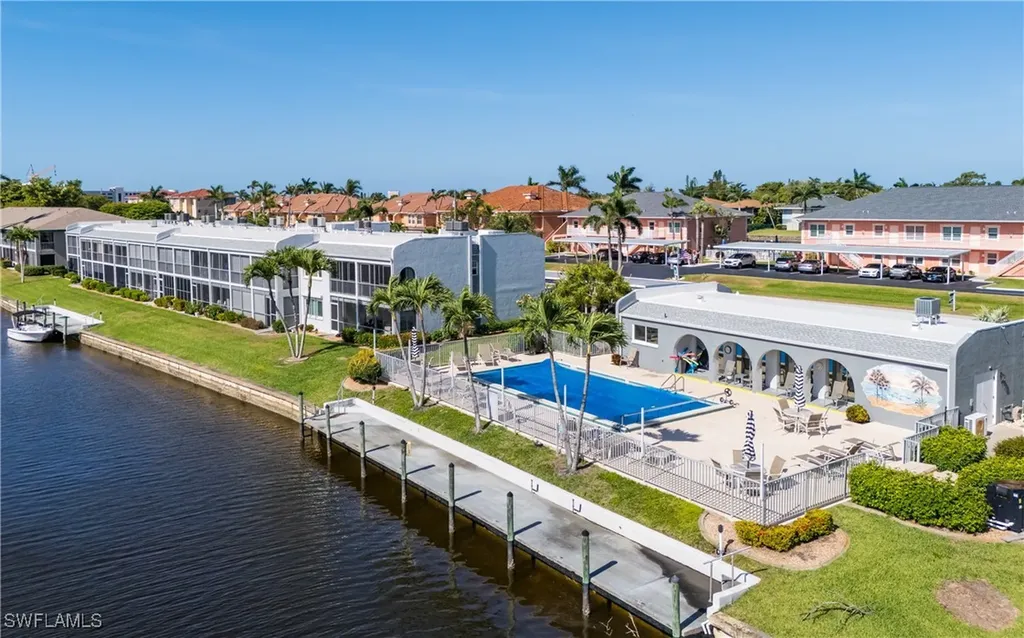 4549 SE 5th Place Cape Coral FL 33904