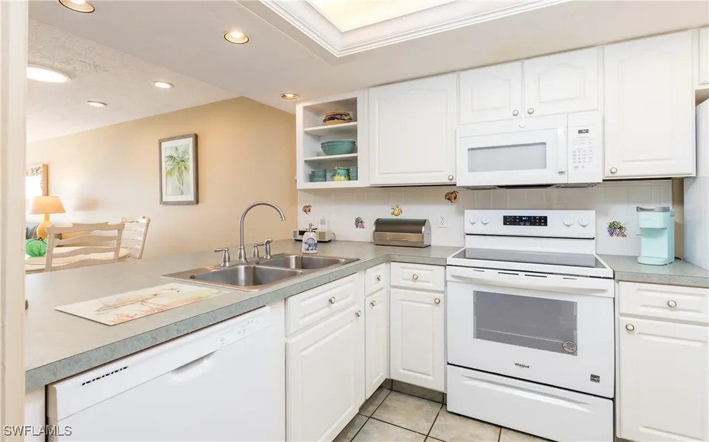 4549 SE 5th Place Cape Coral FL 33904