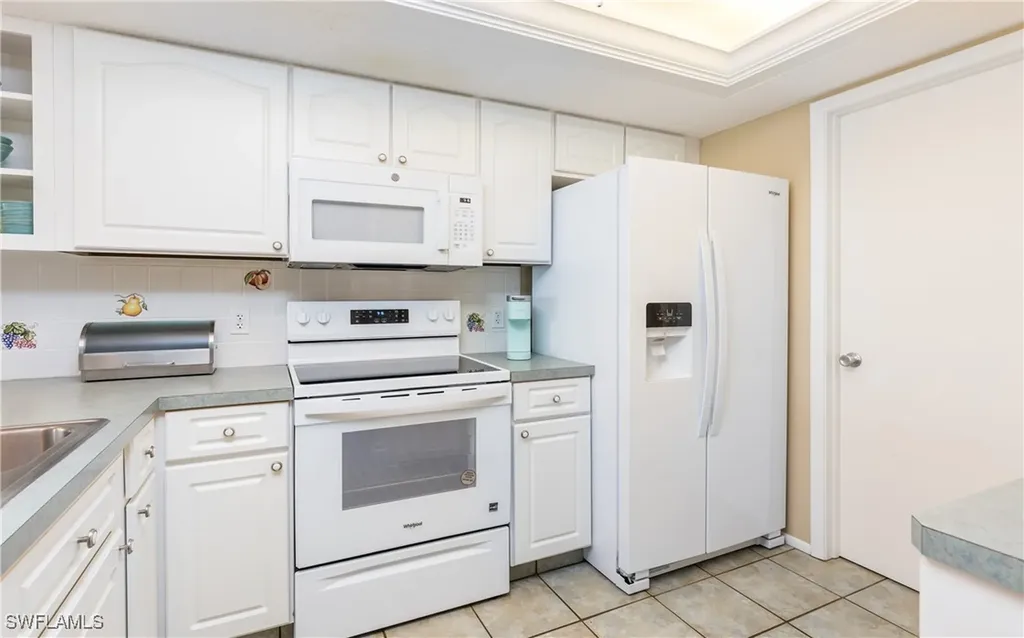 4549 SE 5th Place Cape Coral FL 33904