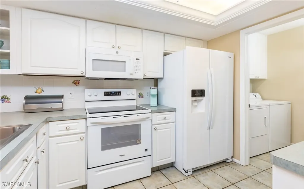 4549 SE 5th Place Cape Coral FL 33904