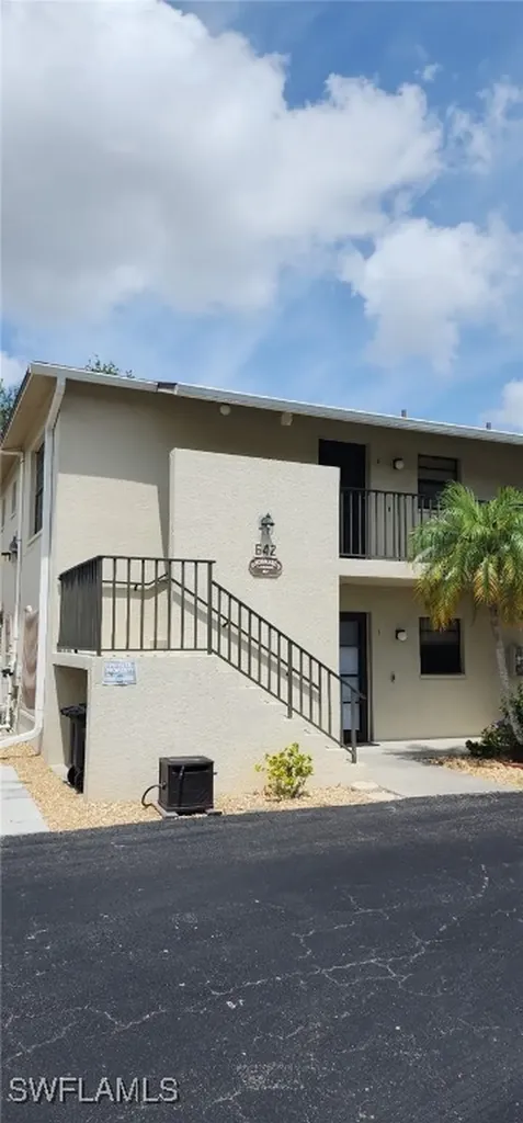 642 SE 13th Place Cape Coral FL 33990