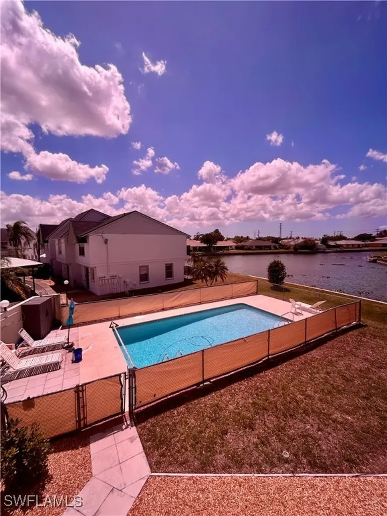 642 SE 13th Place Cape Coral FL 33990
