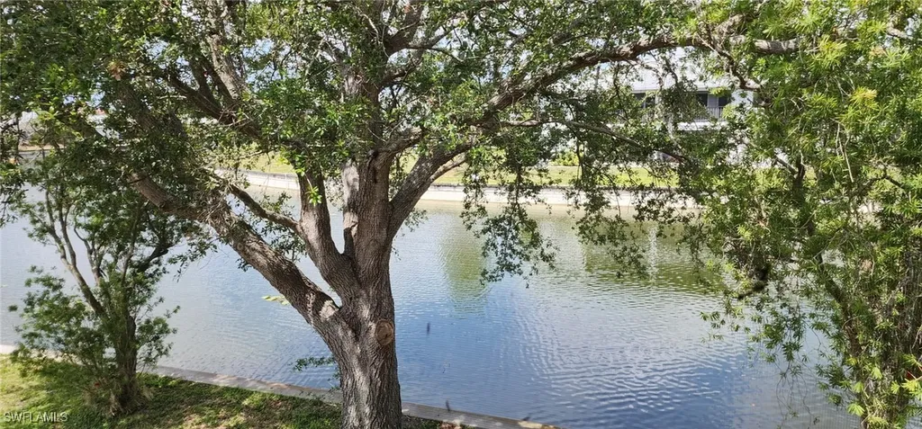 642 SE 13th Place Cape Coral FL 33990