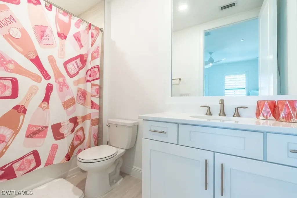 16364 Viansa Way Naples FL 34110