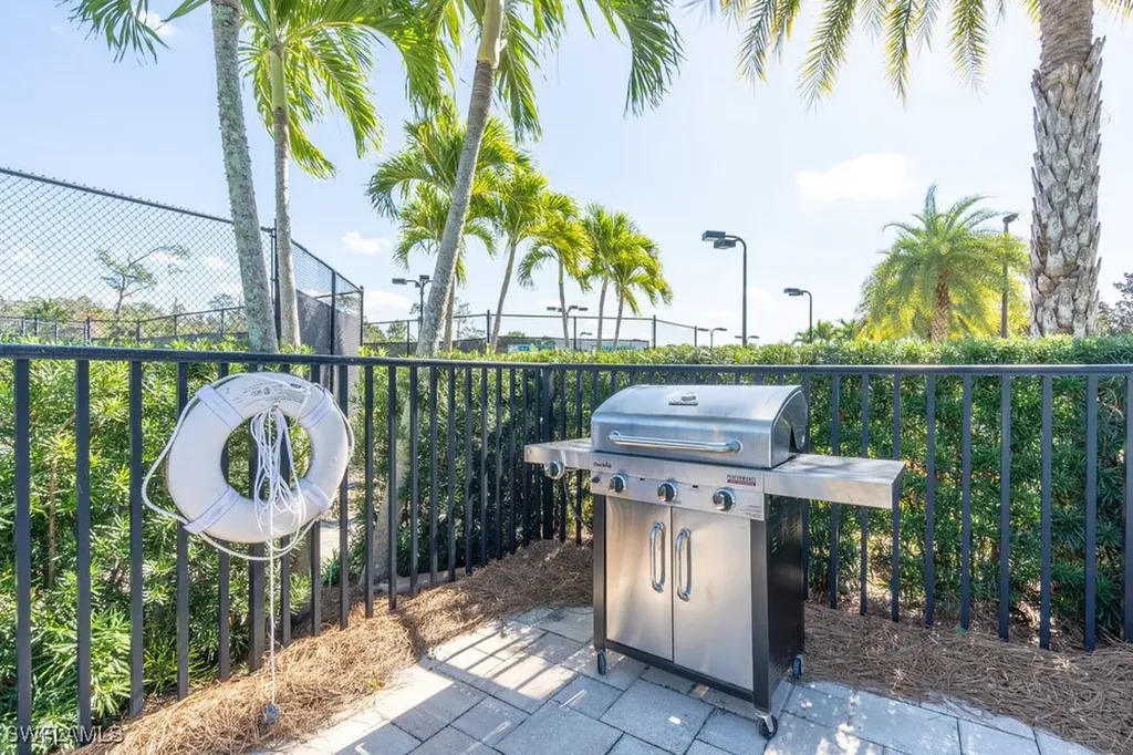16364 Viansa Way Naples FL 34110
