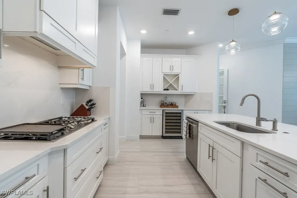 16364 Viansa Way Naples FL 34110