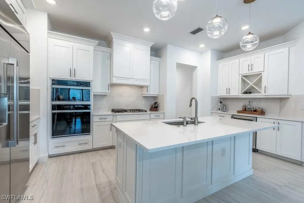 16364 Viansa Way Naples FL 34110