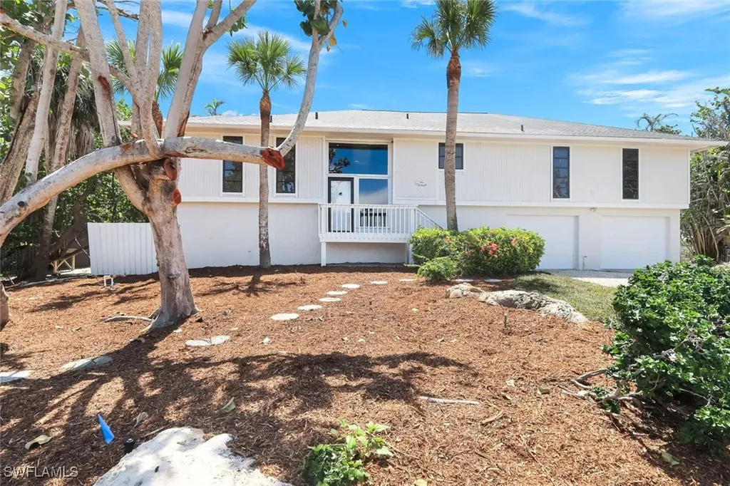 1043 Blue Heron Drive Sanibel FL 33957