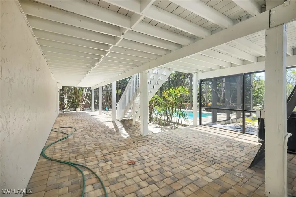 1043 Blue Heron Drive Sanibel FL 33957