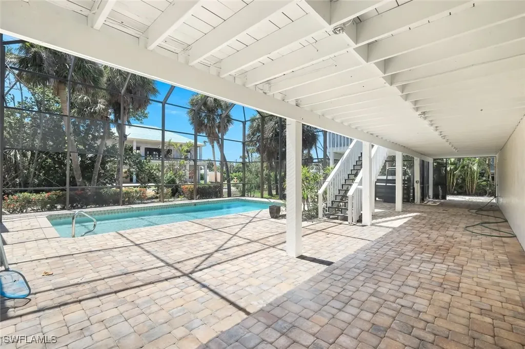 1043 Blue Heron Drive Sanibel FL 33957