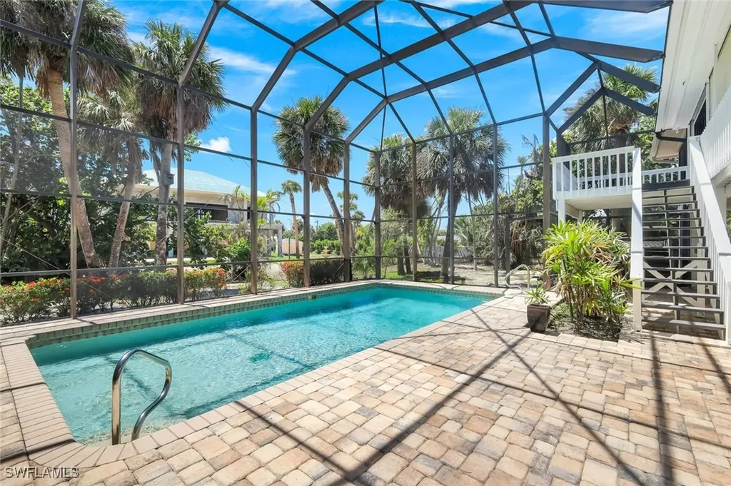 1043 Blue Heron Drive Sanibel FL 33957