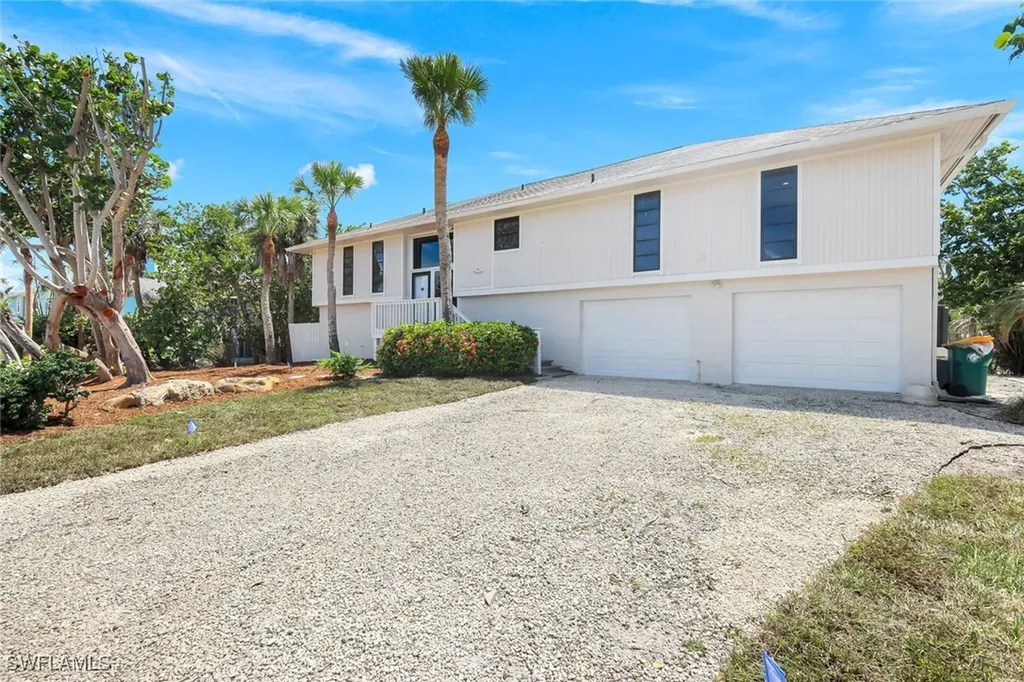 1043 Blue Heron Drive Sanibel FL 33957