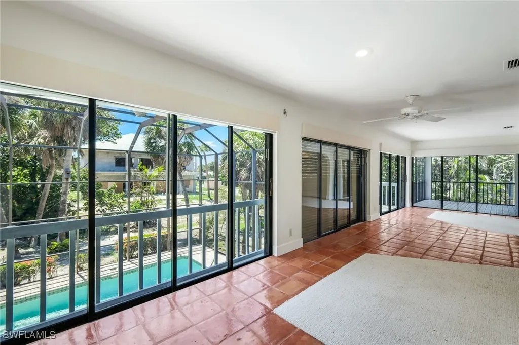 1043 Blue Heron Drive Sanibel FL 33957