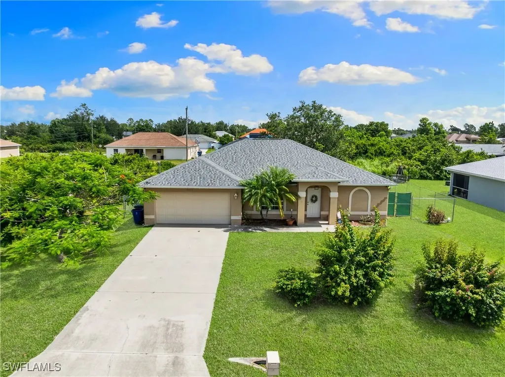 3206 8th Street SW Lehigh Acres FL 33976