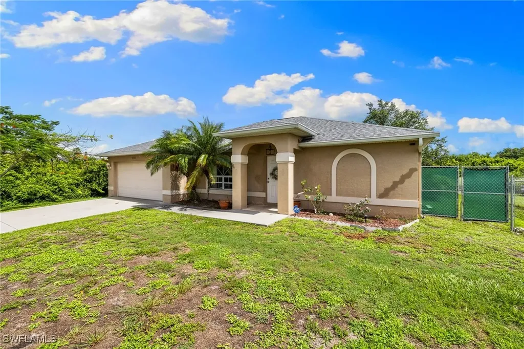 3206 8th Street SW Lehigh Acres FL 33976