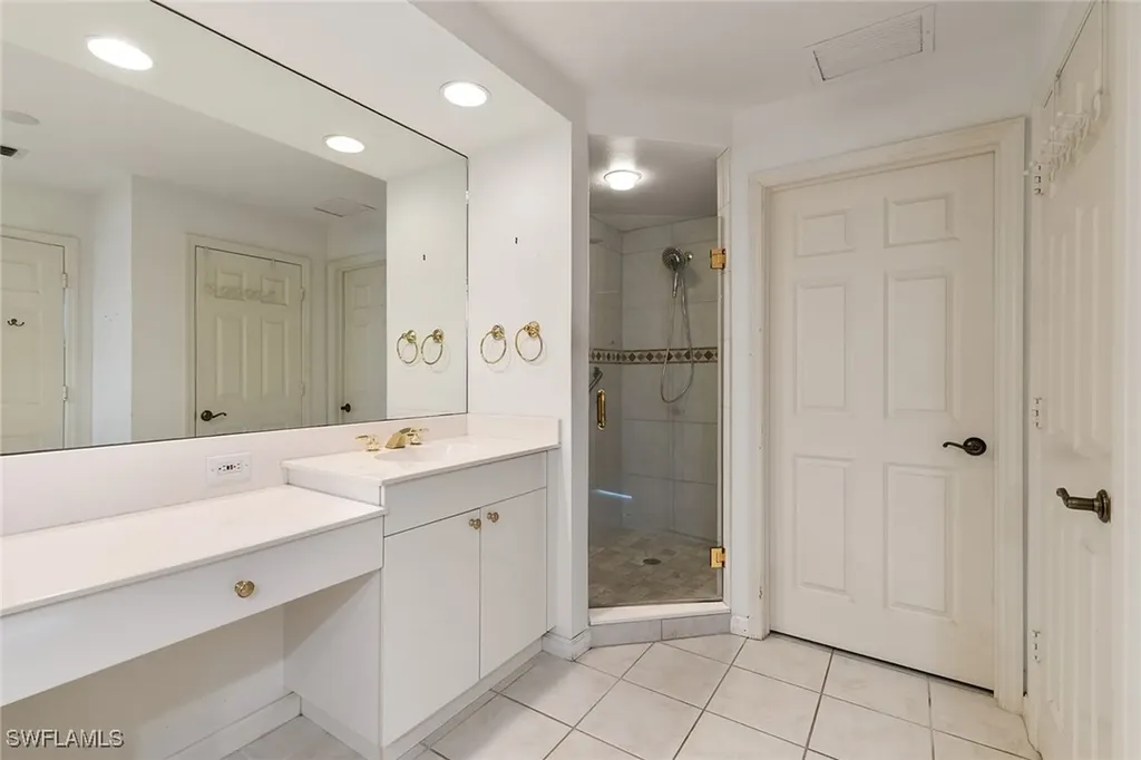 420 Cove Tower Drive Naples FL 34110