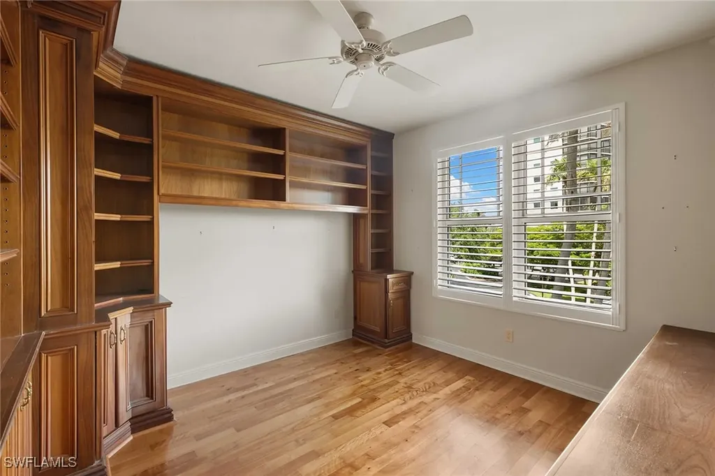 420 Cove Tower Drive Naples FL 34110