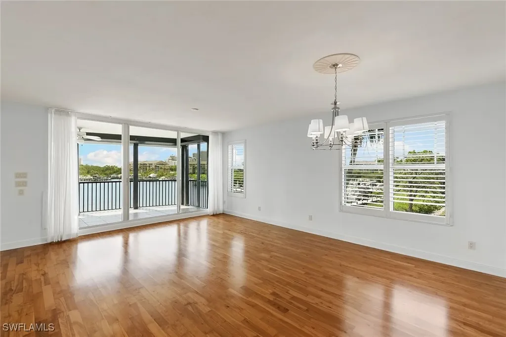 420 Cove Tower Drive Naples FL 34110