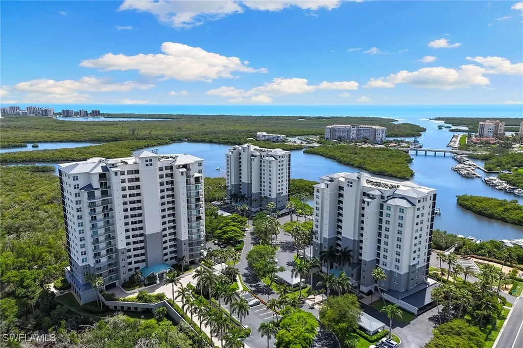 420 Cove Tower Drive Naples FL 34110