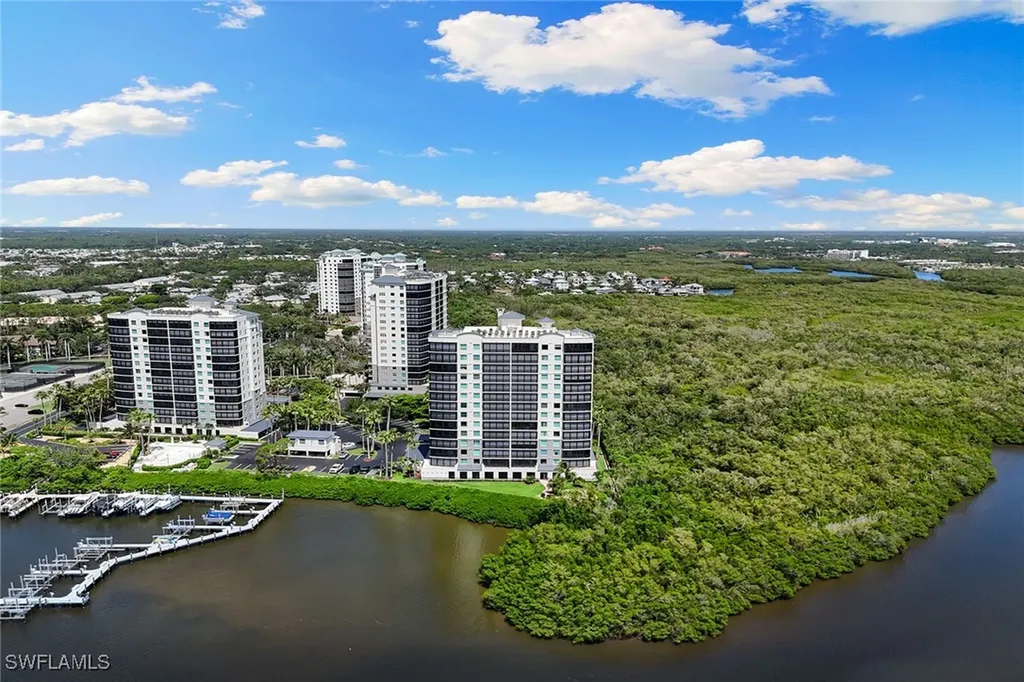 420 Cove Tower Drive Naples FL 34110