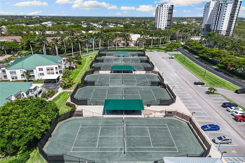 420 Cove Tower Drive Naples FL 34110