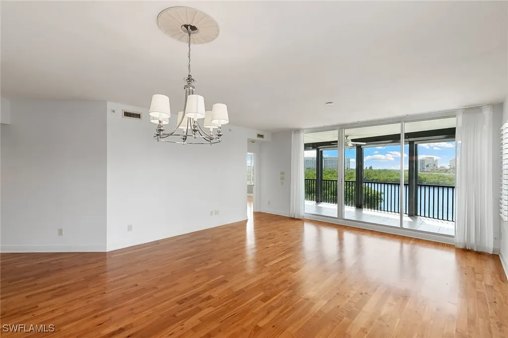 420 Cove Tower Drive Naples FL 34110