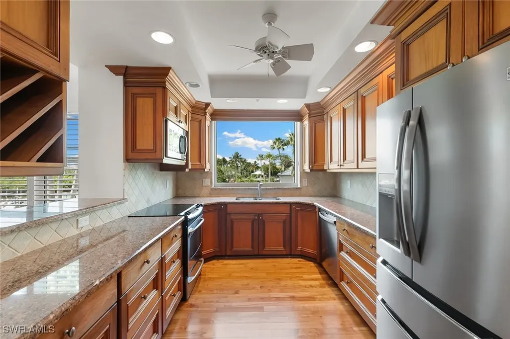 420 Cove Tower Drive Naples FL 34110