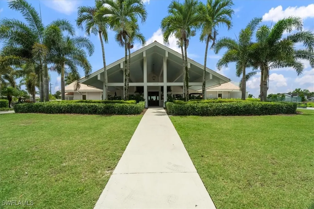 10044 Heather Lane Naples FL 34119