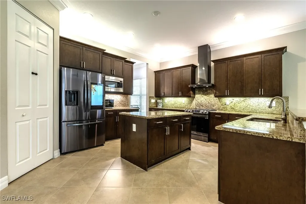 3876 Gibralter Drive Naples FL 34119