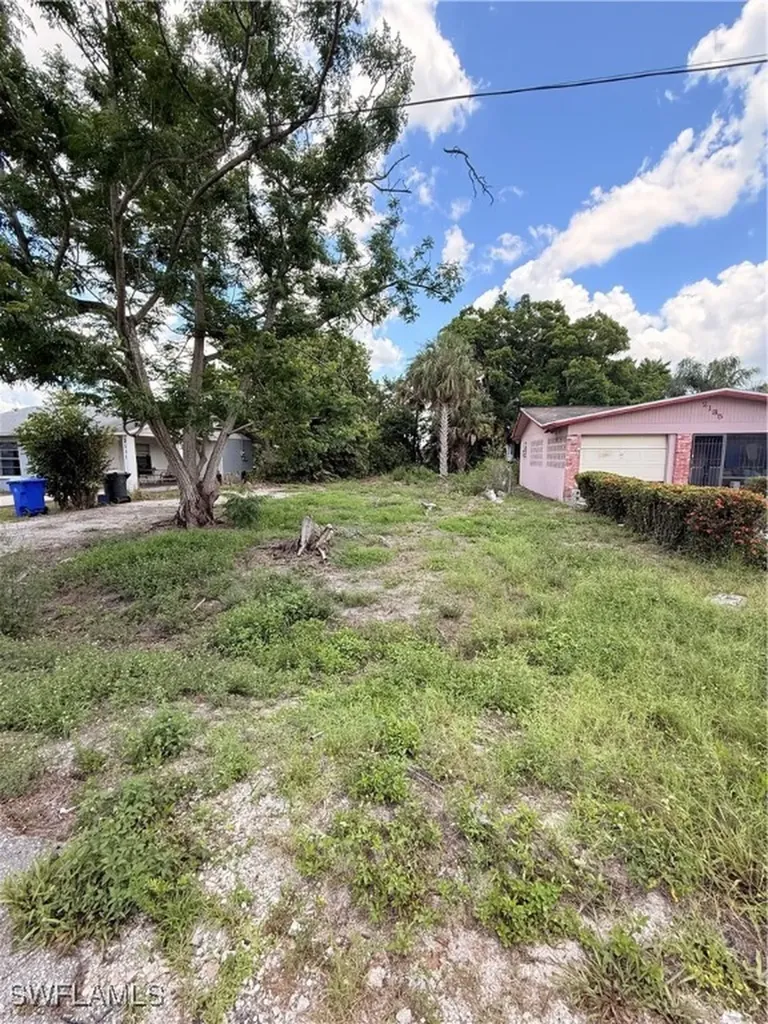 2133 Davis Street Fort Myers FL 33916
