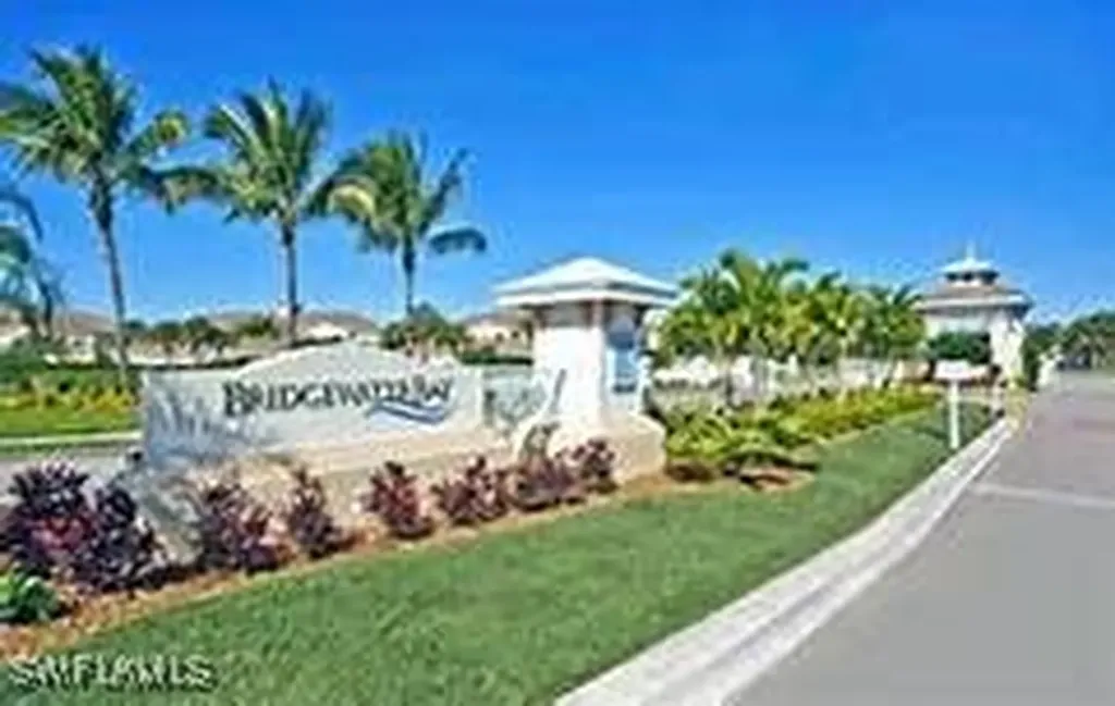 3025 Driftwood Way Naples FL 34109