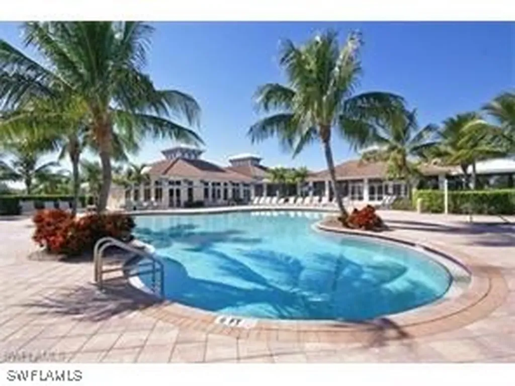 3025 Driftwood Way Naples FL 34109