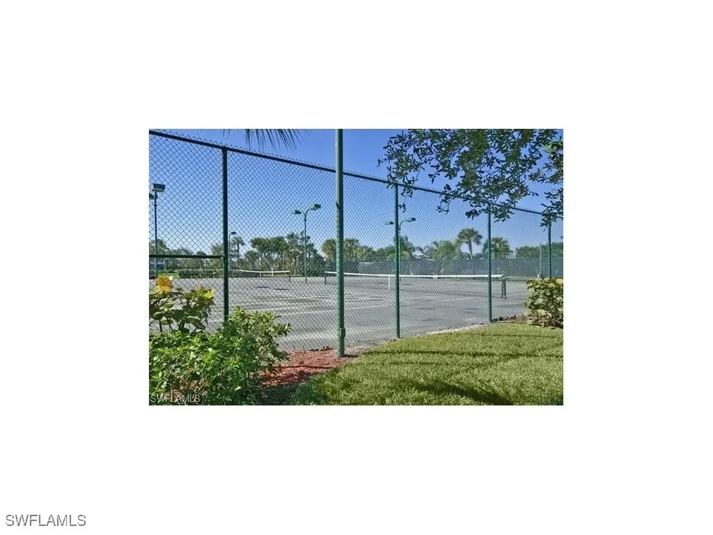 3025 Driftwood Way Naples FL 34109