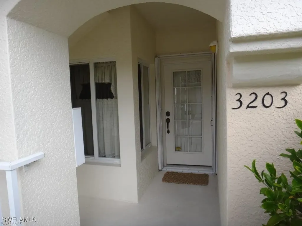 3025 Driftwood Way Naples FL 34109