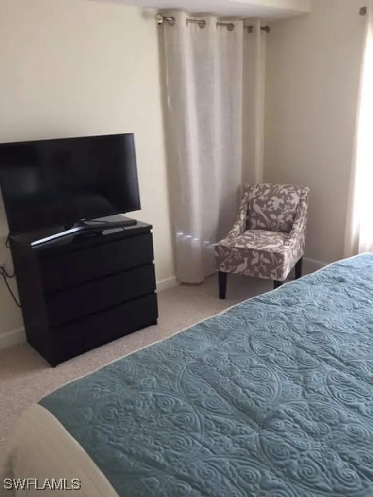 3025 Driftwood Way Naples FL 34109