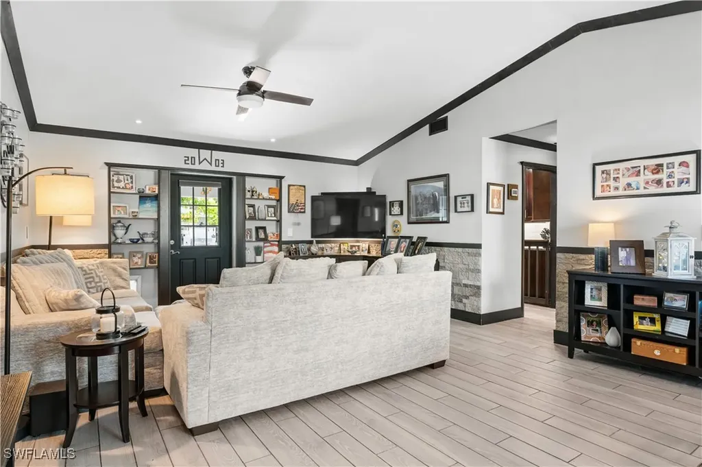109 NE 10th Avenue Cape Coral FL 33909
