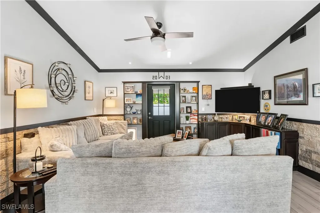 109 NE 10th Avenue Cape Coral FL 33909