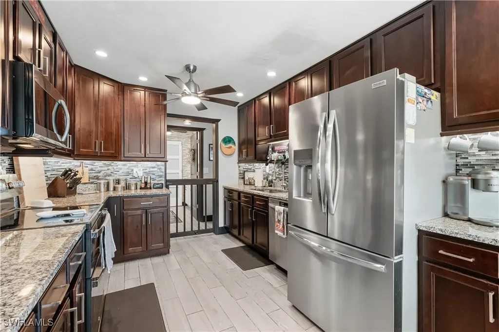 109 NE 10th Avenue Cape Coral FL 33909