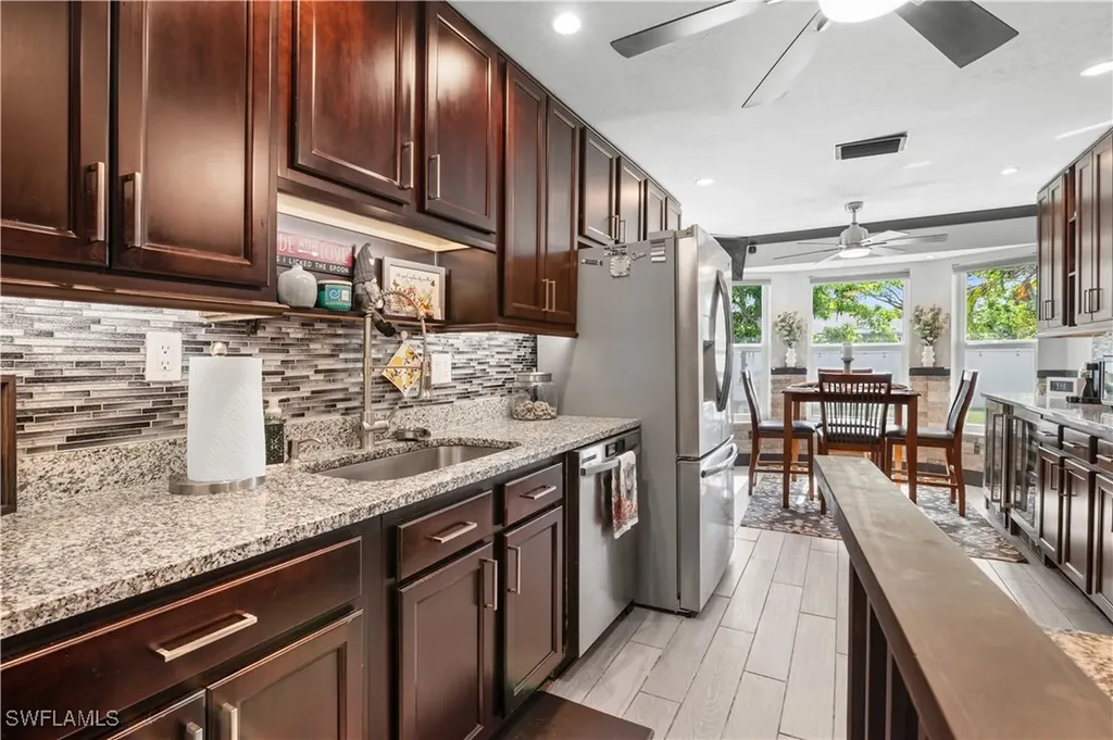 109 NE 10th Avenue Cape Coral FL 33909