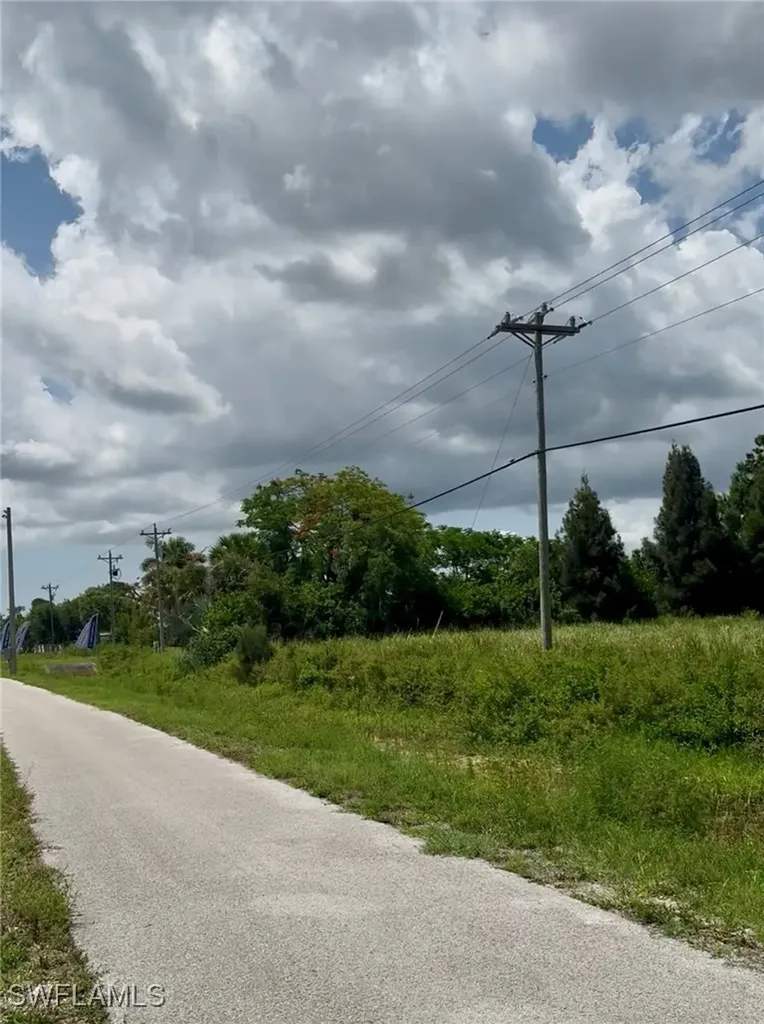 2536 N Tamiami Trail North Fort Myers FL 33903