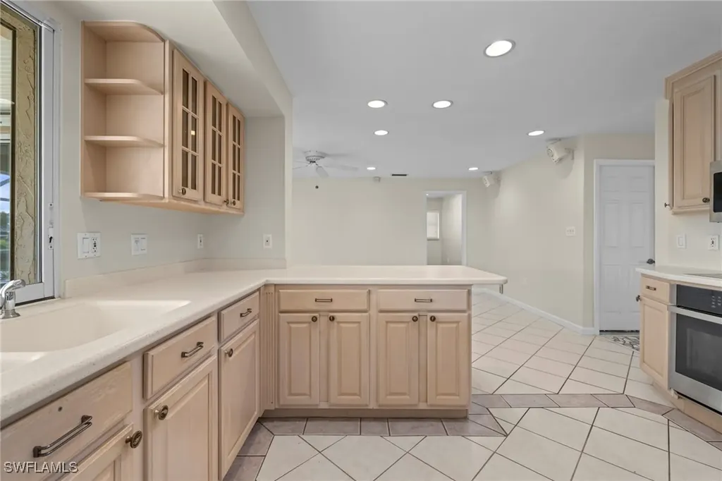 2121 SE 25th Terrace Cape Coral FL 33904